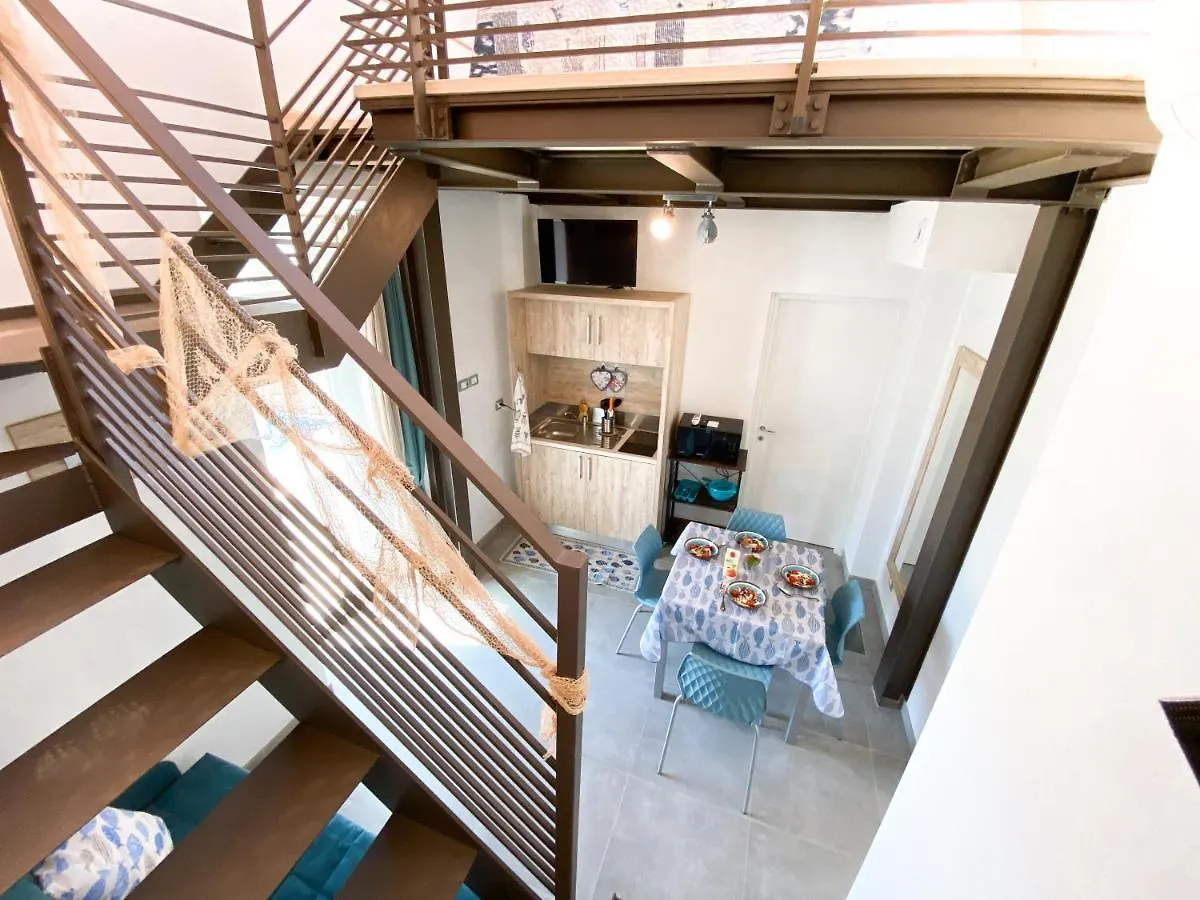 Appartement New Agriloft 2 Industrial- Giardino, Clima , Wi-Fi A 50 Mt Dal Mare à Bordighera Italie
